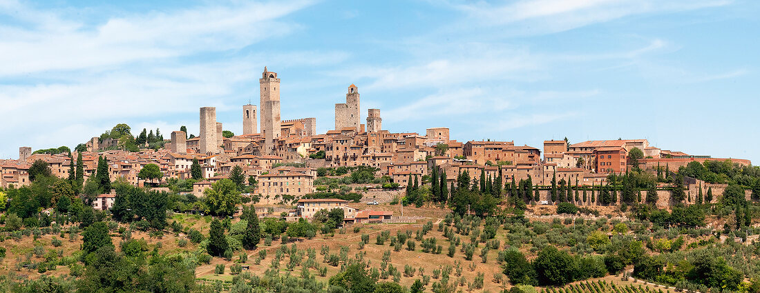 Italien, Toskana, San Gimignano, Stadtansicht mit hohen Türmen