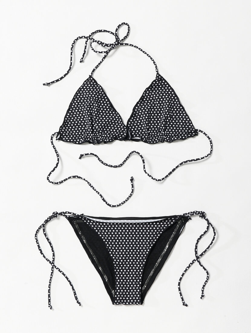 Pünktchen-Bikini mit Rüschen 
