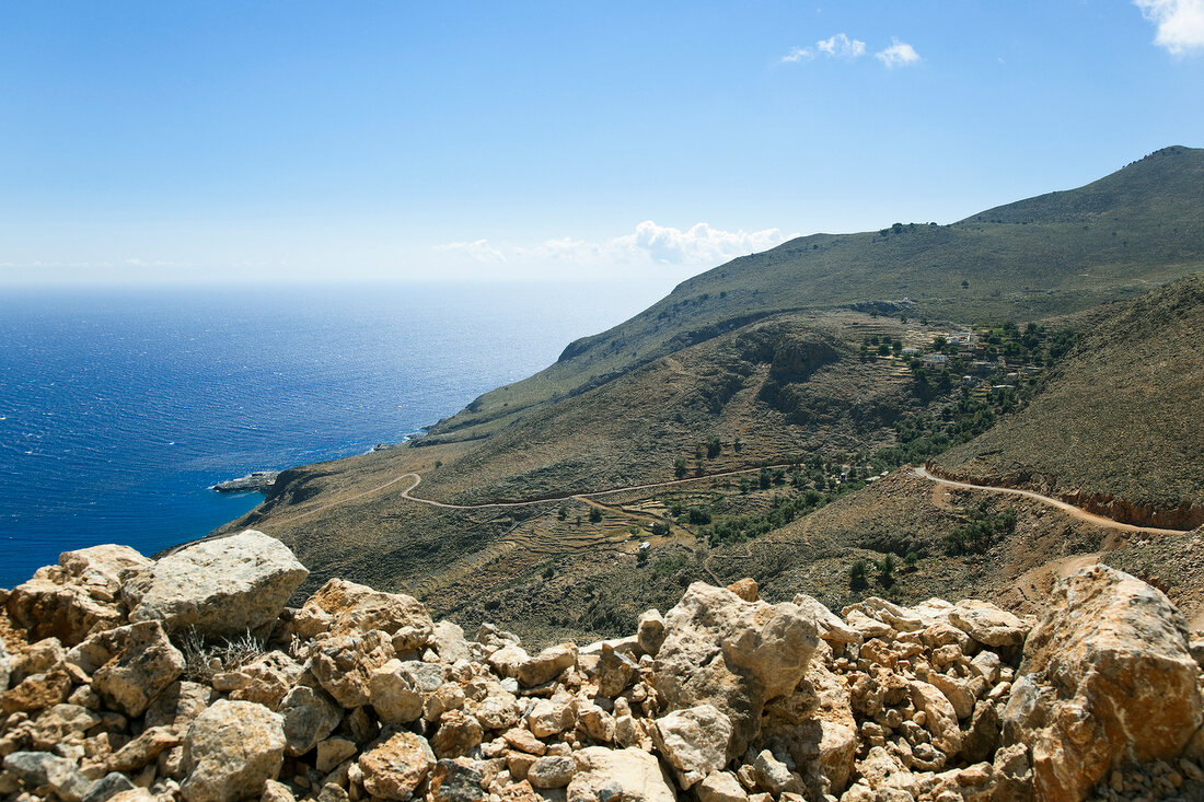 Kreta: Blick auf Bucht Loutró, Gebirge, Meer, malerisch