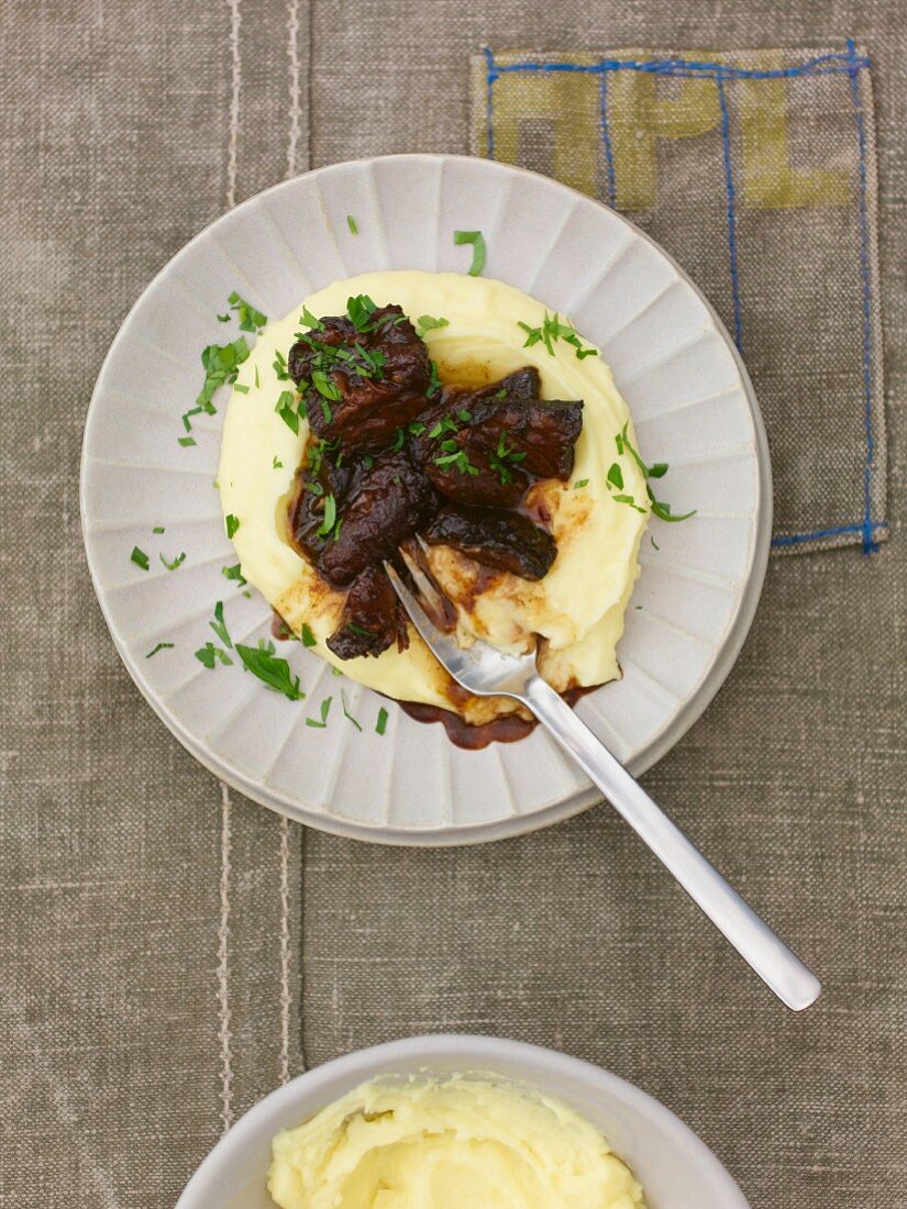 Coda alla vaccina (braised oxtails, Italy) with mashed potatoes