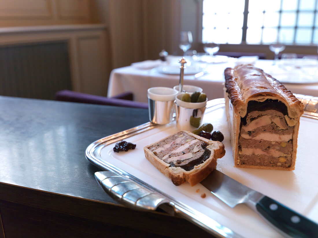 KDM, Pastete von Bresse-Geflügel und Foie gras in Teigkruste