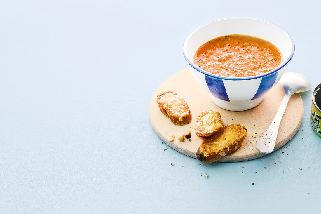 Kochen für Faule, Thunfisch- Gemüse-Topf mit Nizza-Crostini