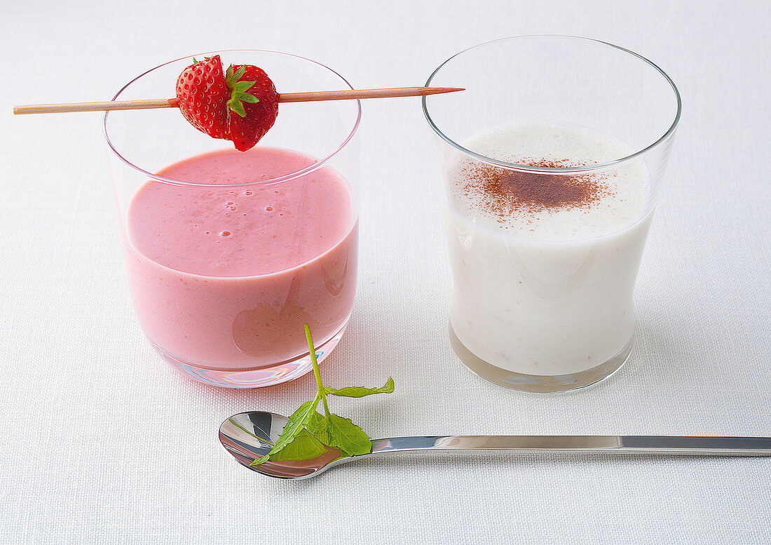 Diabetiker-Küche, Milchshake mit Birne und Mandeln, Erdbeersoftie