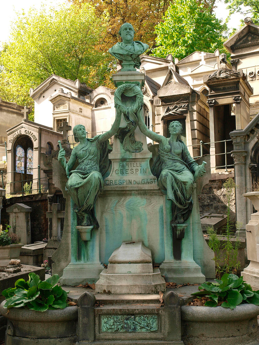 Grave of Crespin family with statues in Pere Lachaise Cemetery, Paris