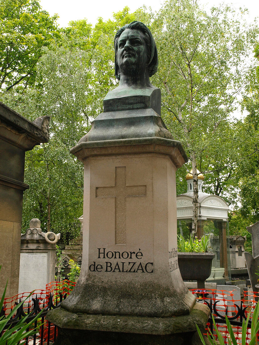 Grave of Honore de Balzac in Pere Lachaise Cemetery, Paris