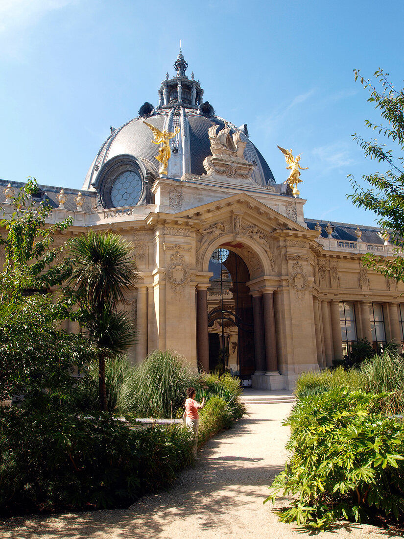 Paris: Petit Palais, Fassade, Kuppel Eingang