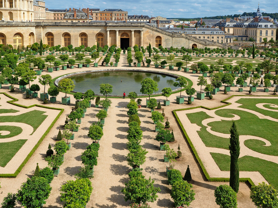 Paris: Schloß Versailles, Orangerie, Garten.