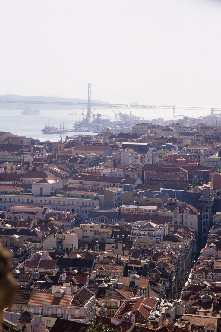 Lissabon, Aussicht auf den Rio Tejo und die Brücke 25. April