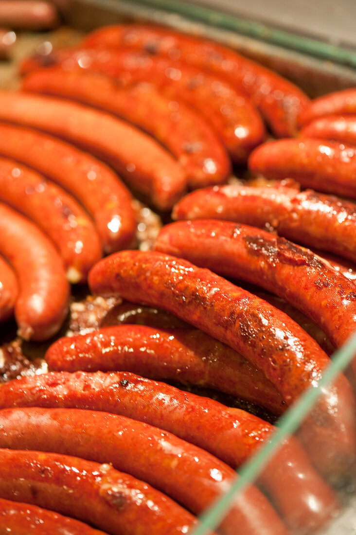 Wiener Käsekrainer werden gebraten X 