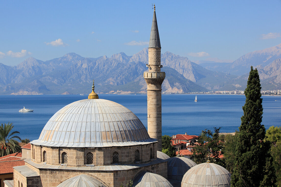 Antalya: Berglandschaft, Meer, Tekeli-Mehmet-Pasa-Moschee