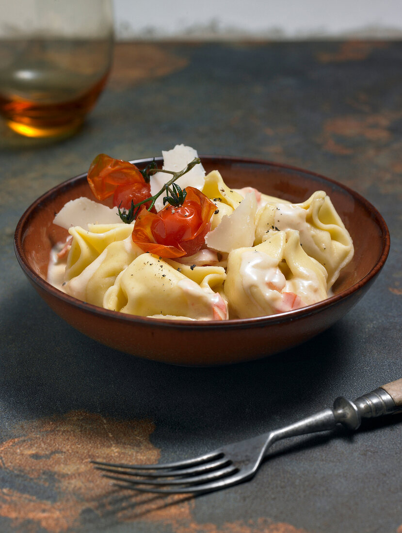 ich koch mir was. Tortellini mit Knoblauchsahne