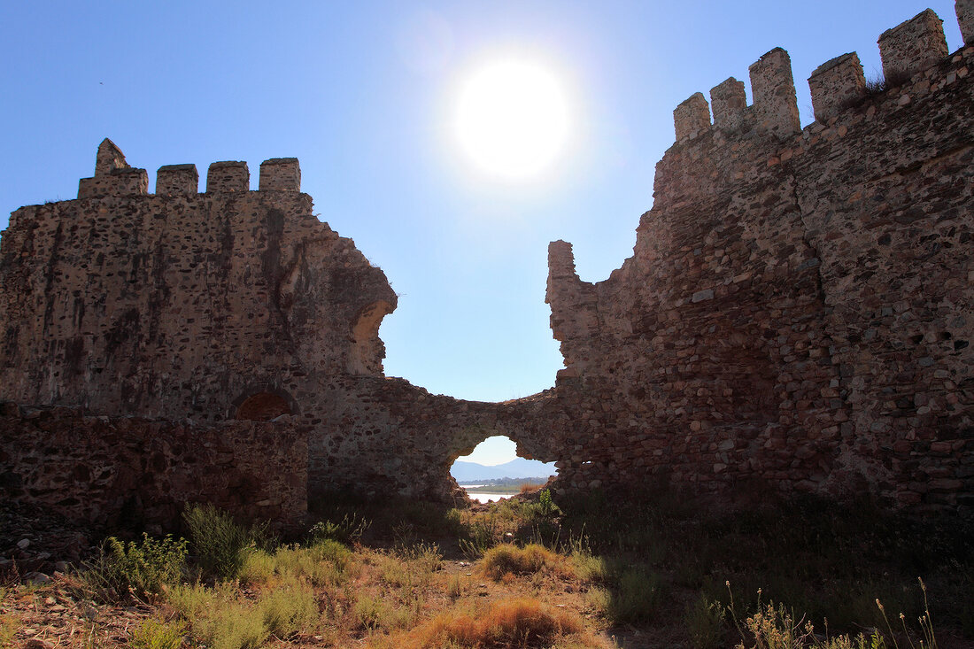 Anamur: Mamure Kalesi, Burgruine, Mauer, Sonne