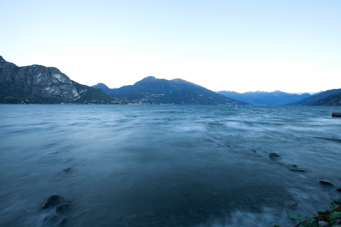 Blick auf den Comer See, Berge X 