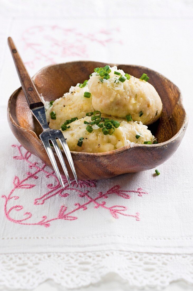 Cheese dumplings with chives (South Tyrol)