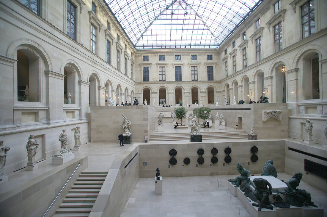 Louvre - Sculptures Schloss Palast