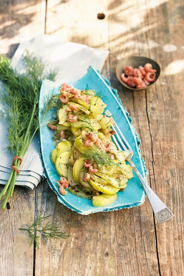 Kartoffelsalat mit Gurken & Krabben