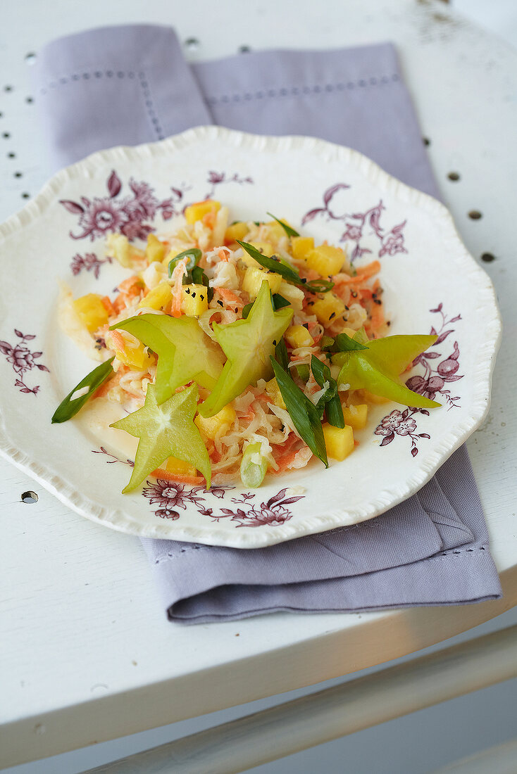 Salate, Sauerkrautsalat mit Früchten