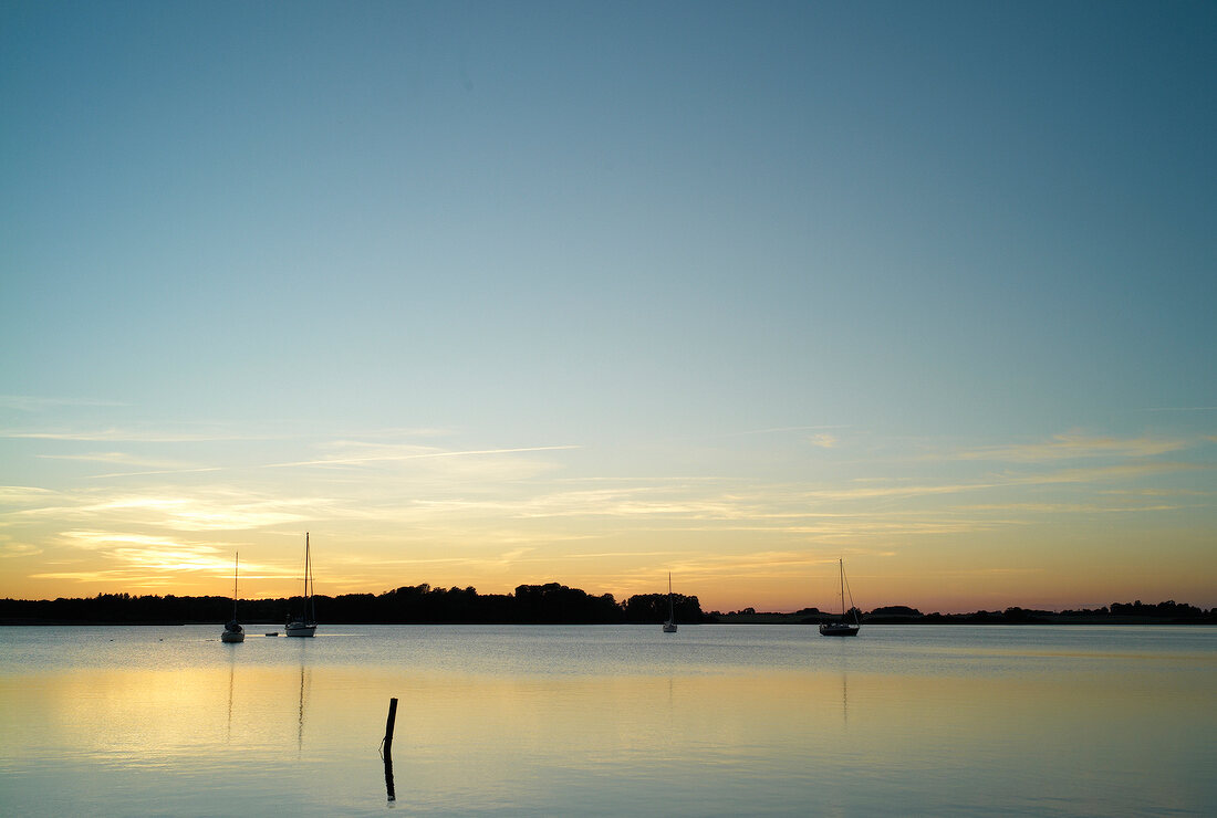 Ostseeküste: Maasholm, Meerblick, Boote, Sonnenuntergang.