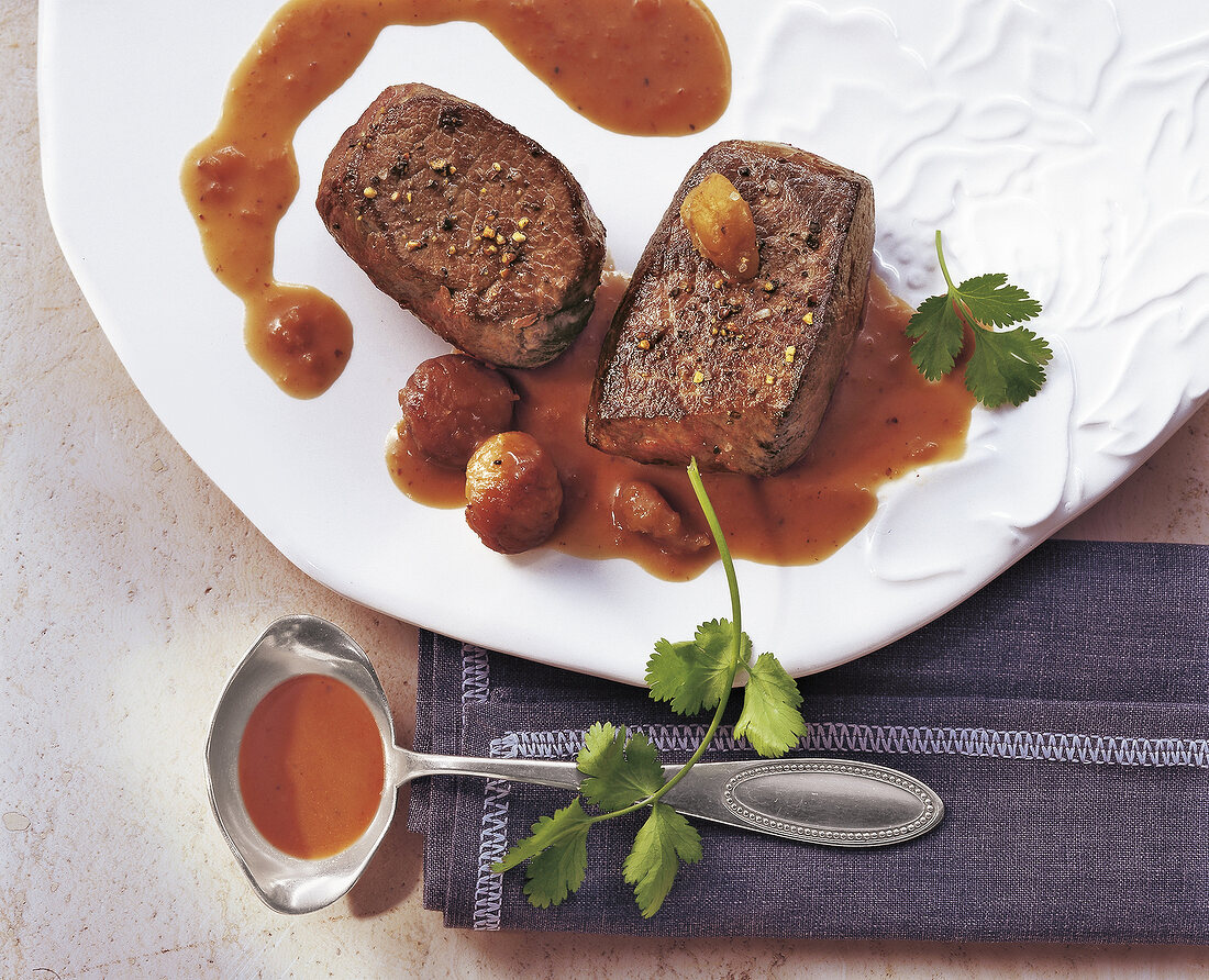 Sauce, Wildfleisch mit Knoblauc h-Koriander-Sauce