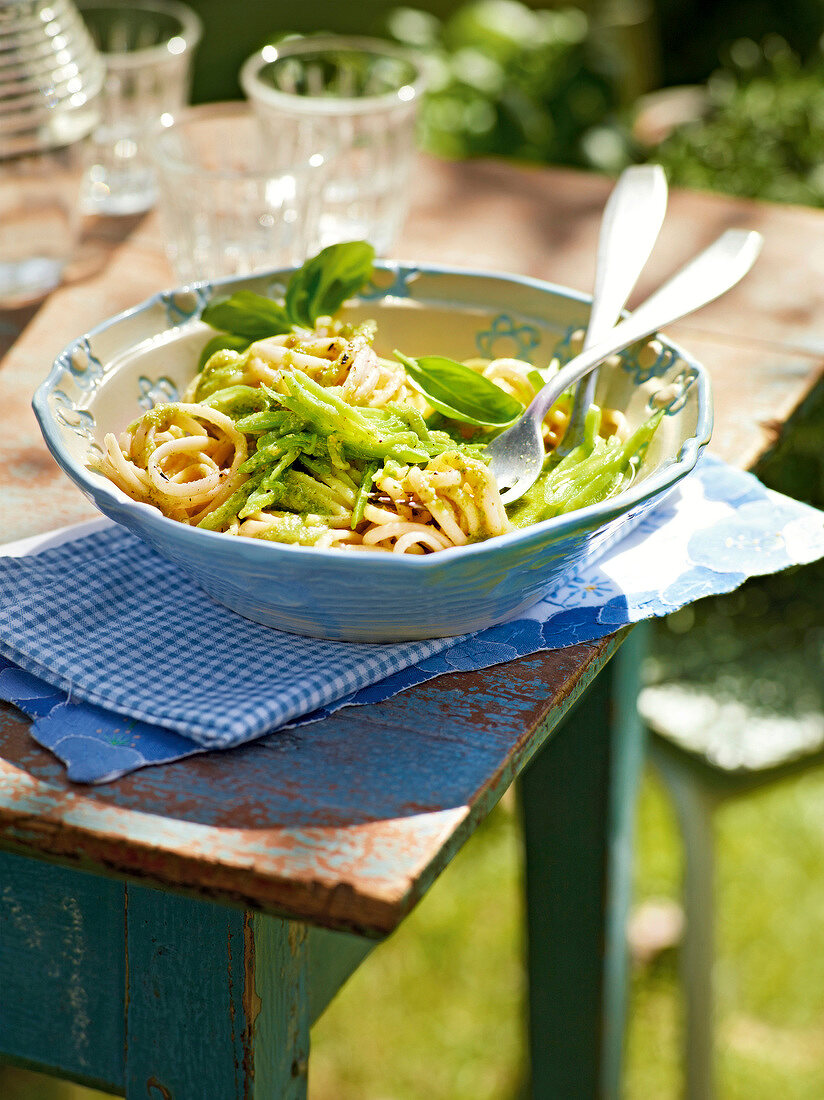 Gartenküche, Linguine mit grünen Bohnen und Pesto