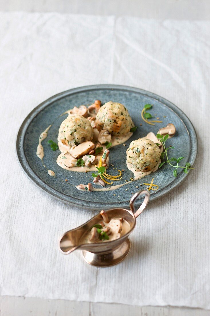 Steamed bread dumplings with a mushroom ragout