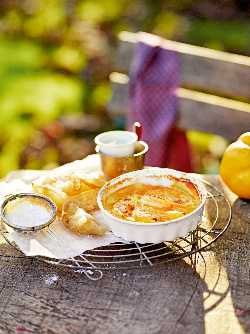 Gartenküche, Quittengratin und Birnentempura