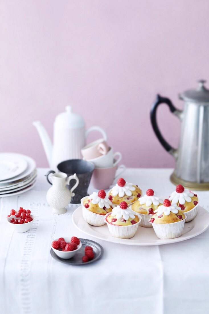 Coconut muffins with raspberries