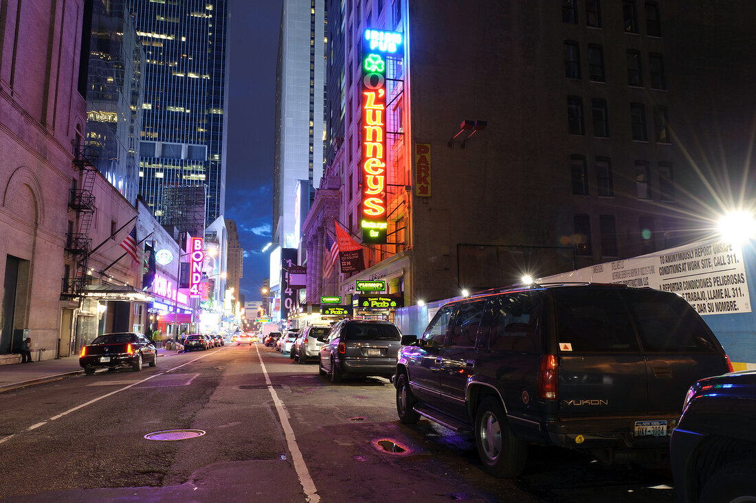 New York: Seitenstraße am Times Square