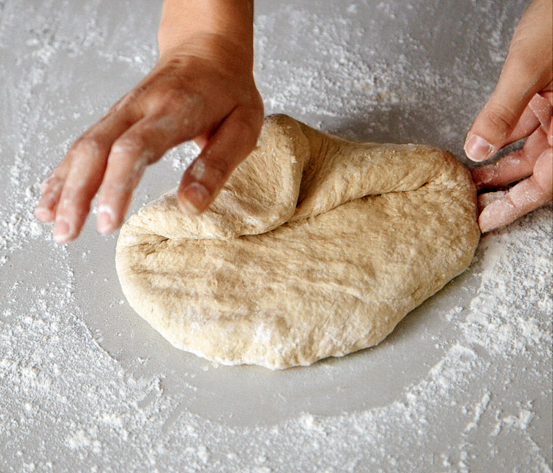 Brot, Teigstücke rund wirken, Step 4