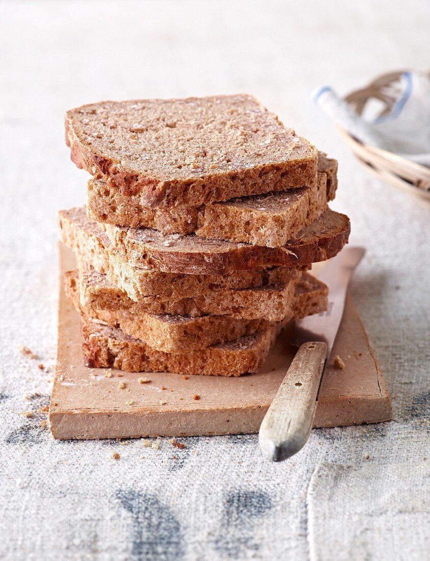 Sliced spelt wholegrain bread