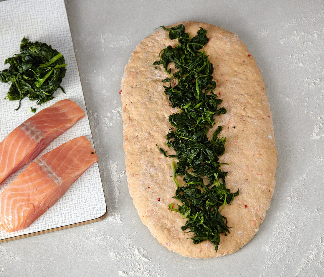 Brot, Spinat auf dem Teig verteilen, Step 2