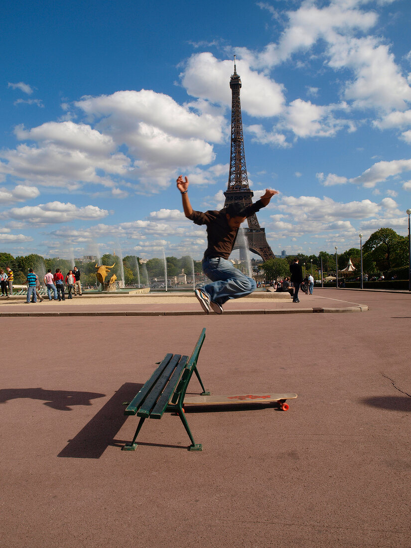 Paris: Eiffelturm, Longboard, Skatebord