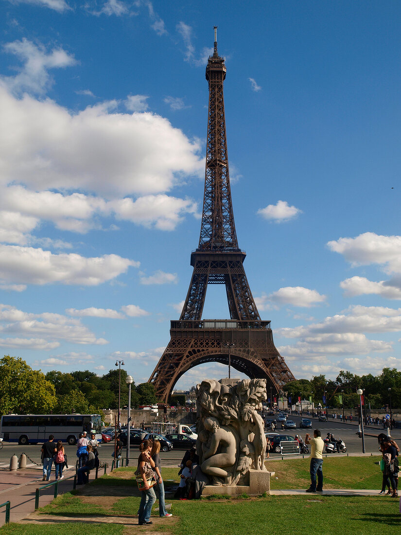 Paris: Blick auf Eiffelturm, Denkmal