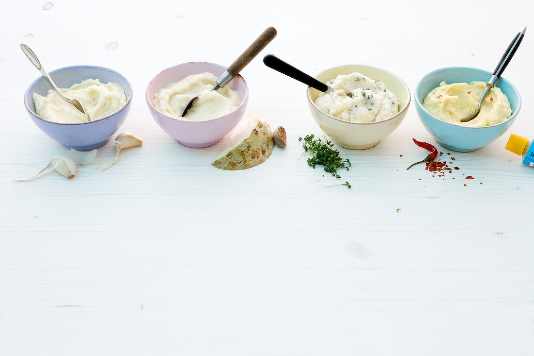 Kochen für Faule, vier Schalen mit Kartoffelpüree