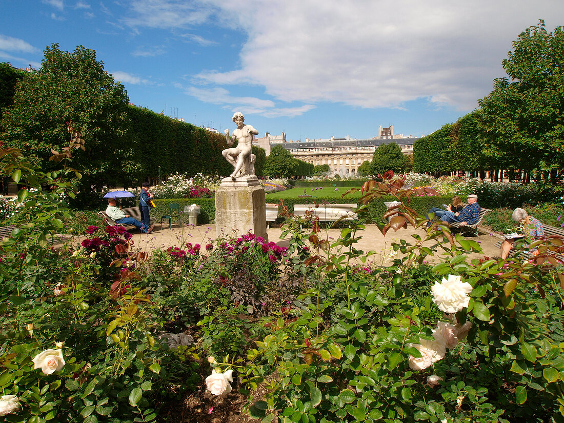 Paris: Jardin du Palais Royal, Marmorhirte