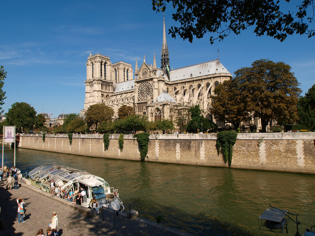 Paris: Notre-Dame-Kathedrale, Seine, Promenade