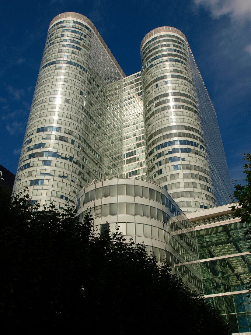 Le Moretti sculpture in La Defense, Paris, France