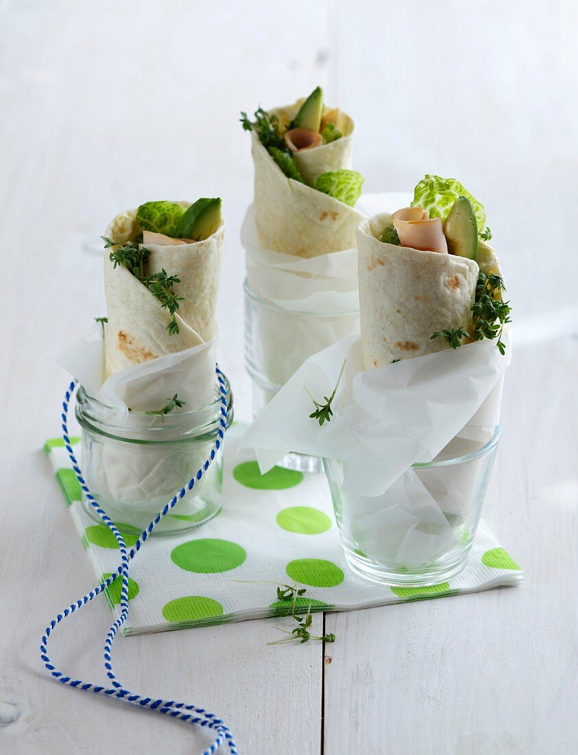 Putenwraps mit Avocado & Kresse