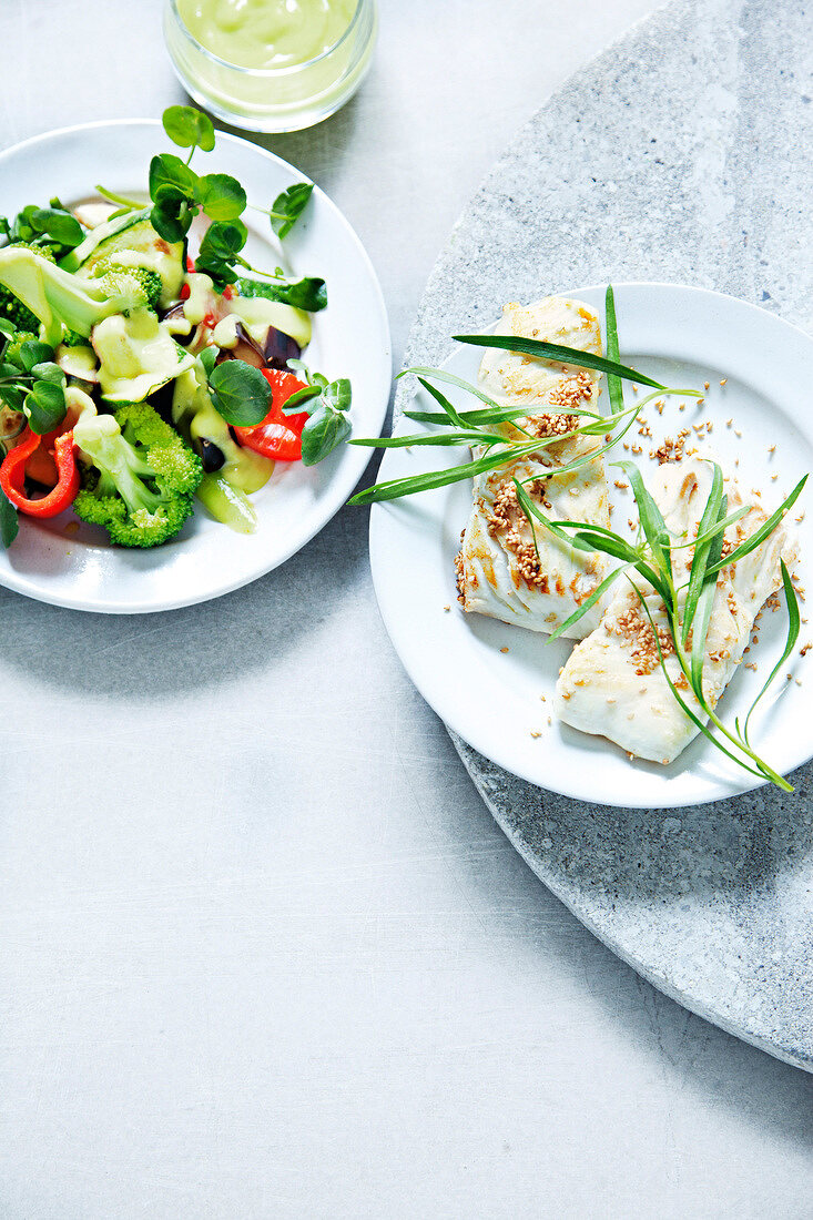 Warmer Gemüsesalat, Sesam-Heilbutt, Heilbutt, Fisch