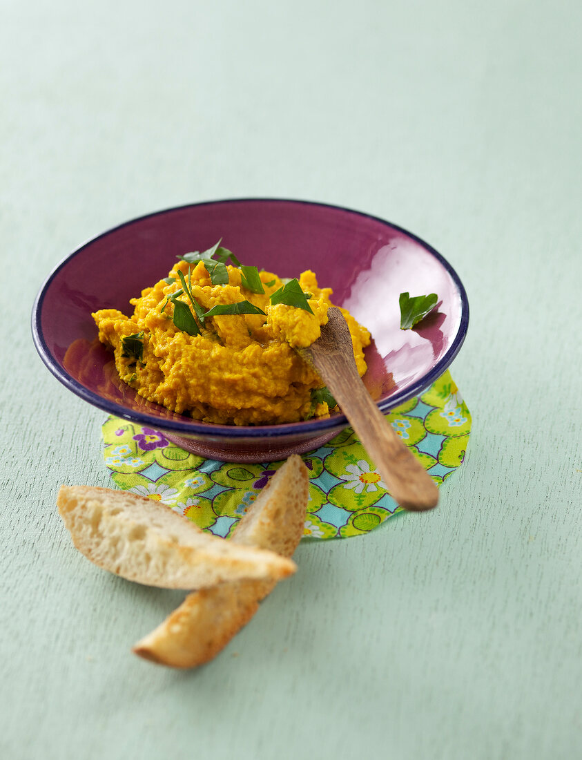 Chickpea spread in serving dish