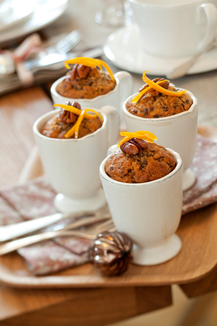 Pecan cake in white cups
