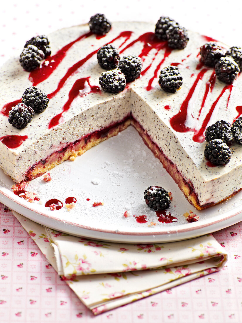 Tortenglück, Brombeer-Mohn- Torte