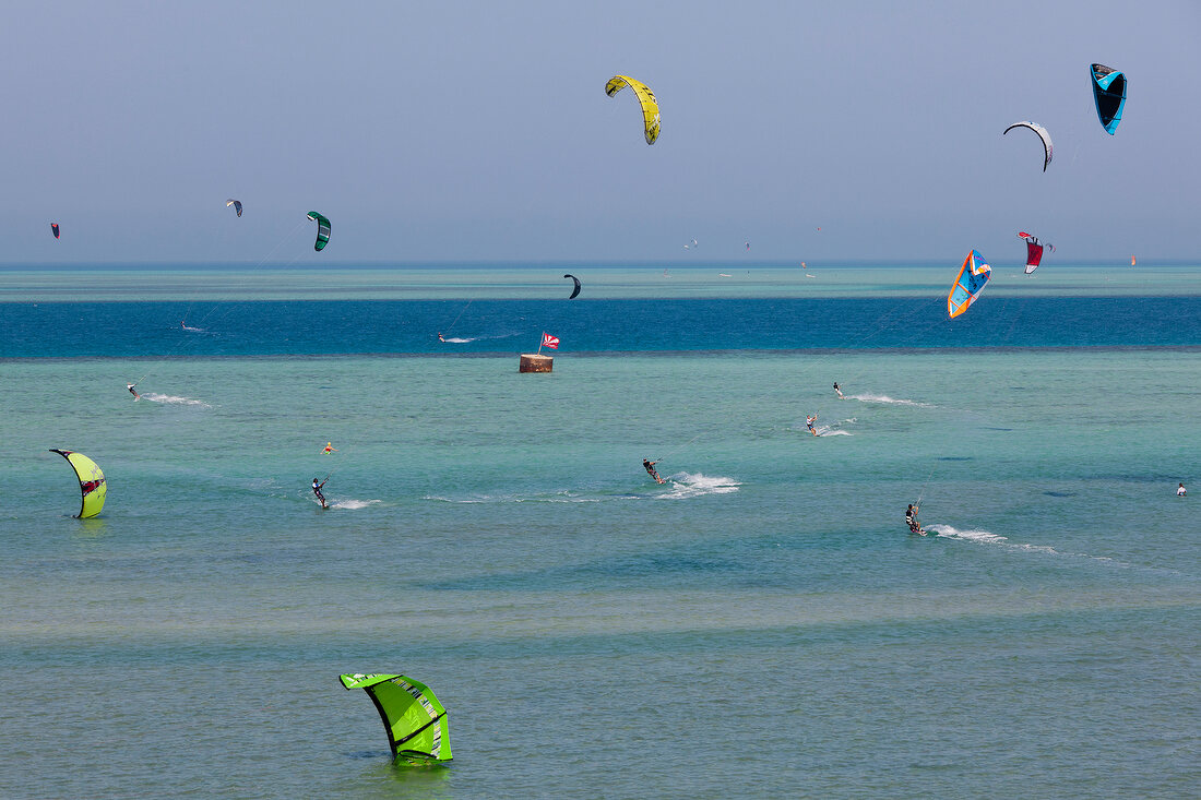 Ägypten, El-Gouna, Rotes Meer, Marina Beach, Kitesurfer, Ausblick