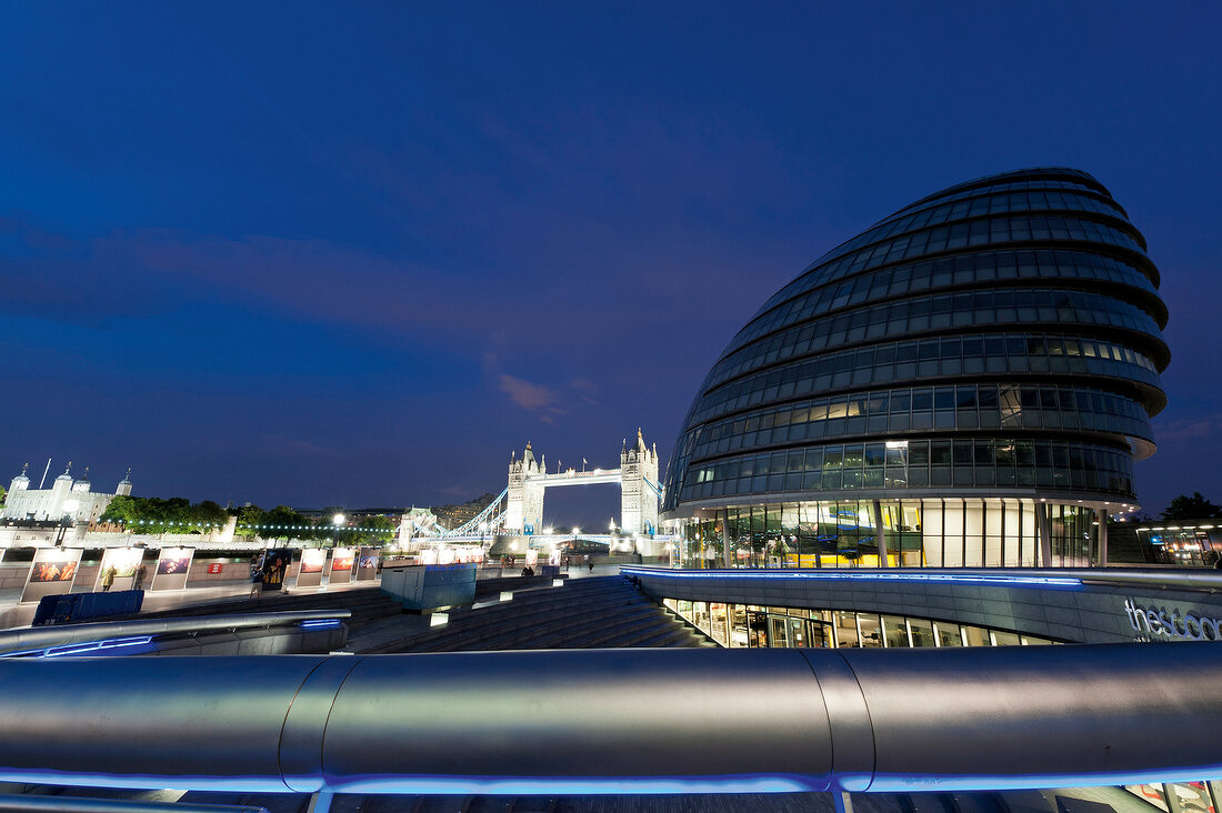 London, Southwark, Tower Bridge, City Hall, abends, Lichter