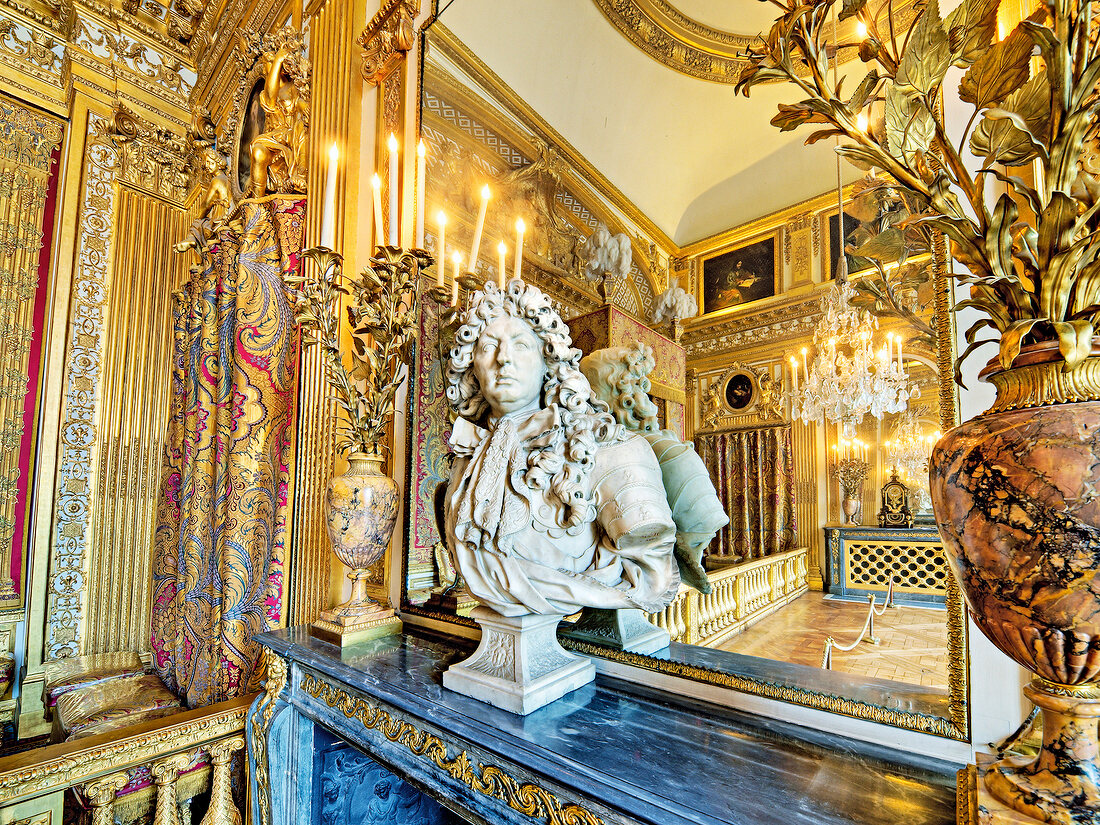 Versailles: Château de Versailles, König Ludwig XIII, Kamin, Büste