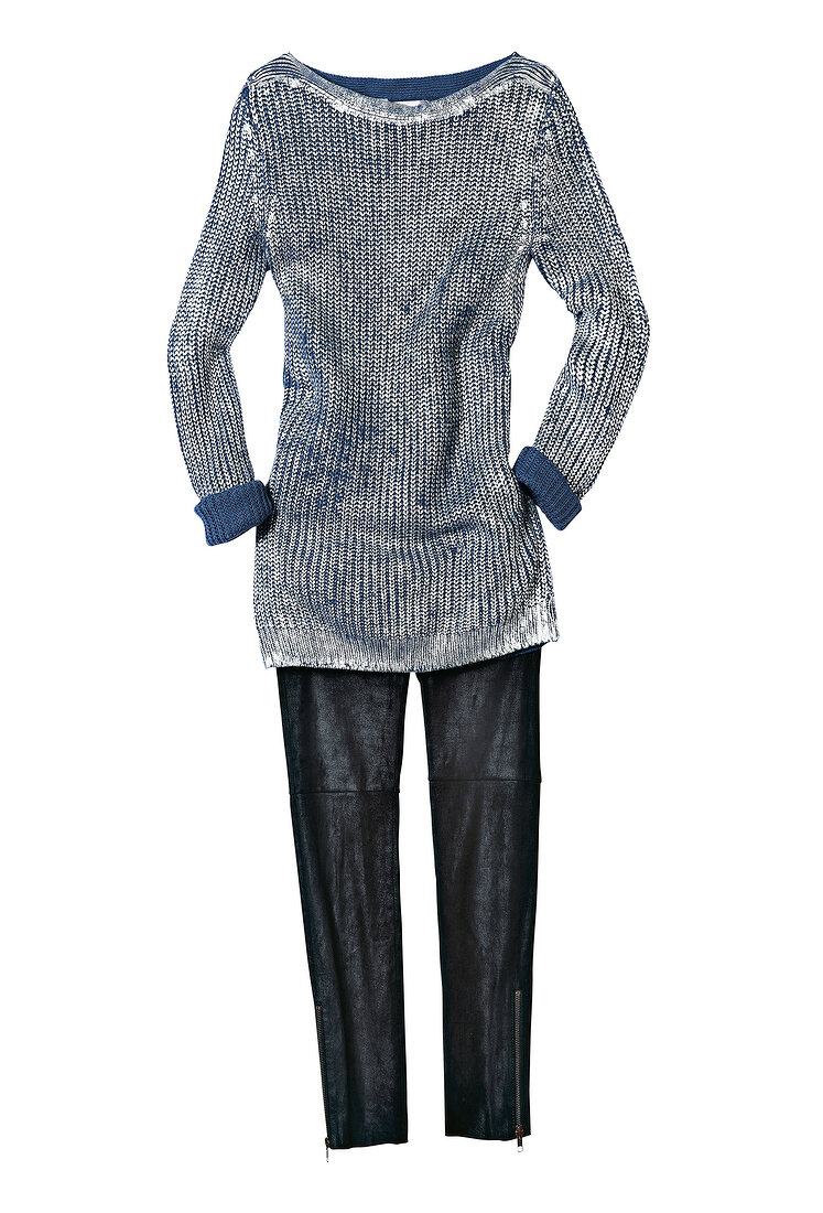 Pullover, silber, Lederhose mit Reißverschluss am Knöchel, schwarz
