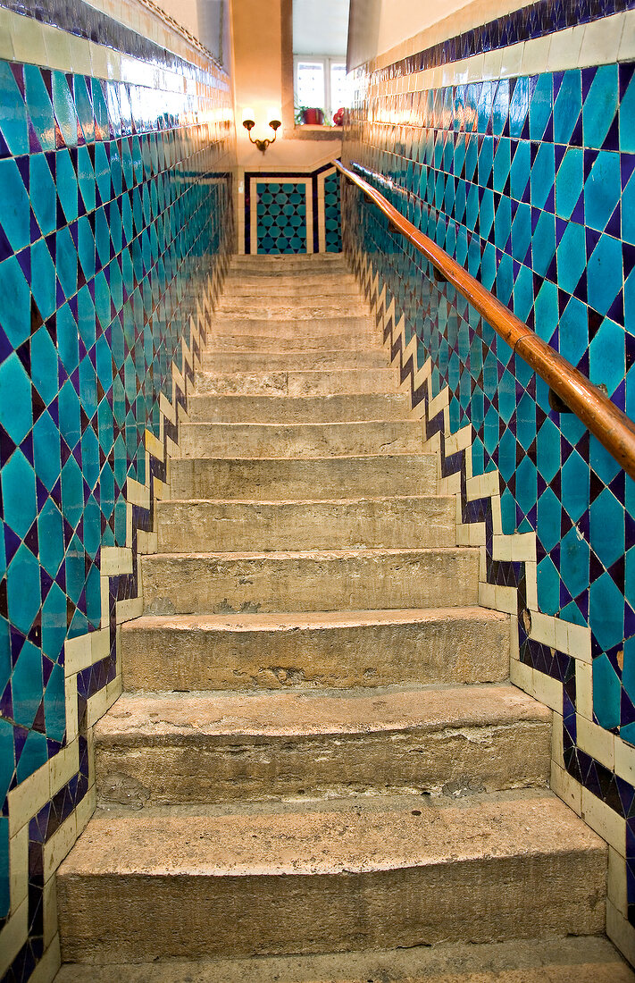 Istanbul: Eingang zum Restaurant Pandeli, Treppe