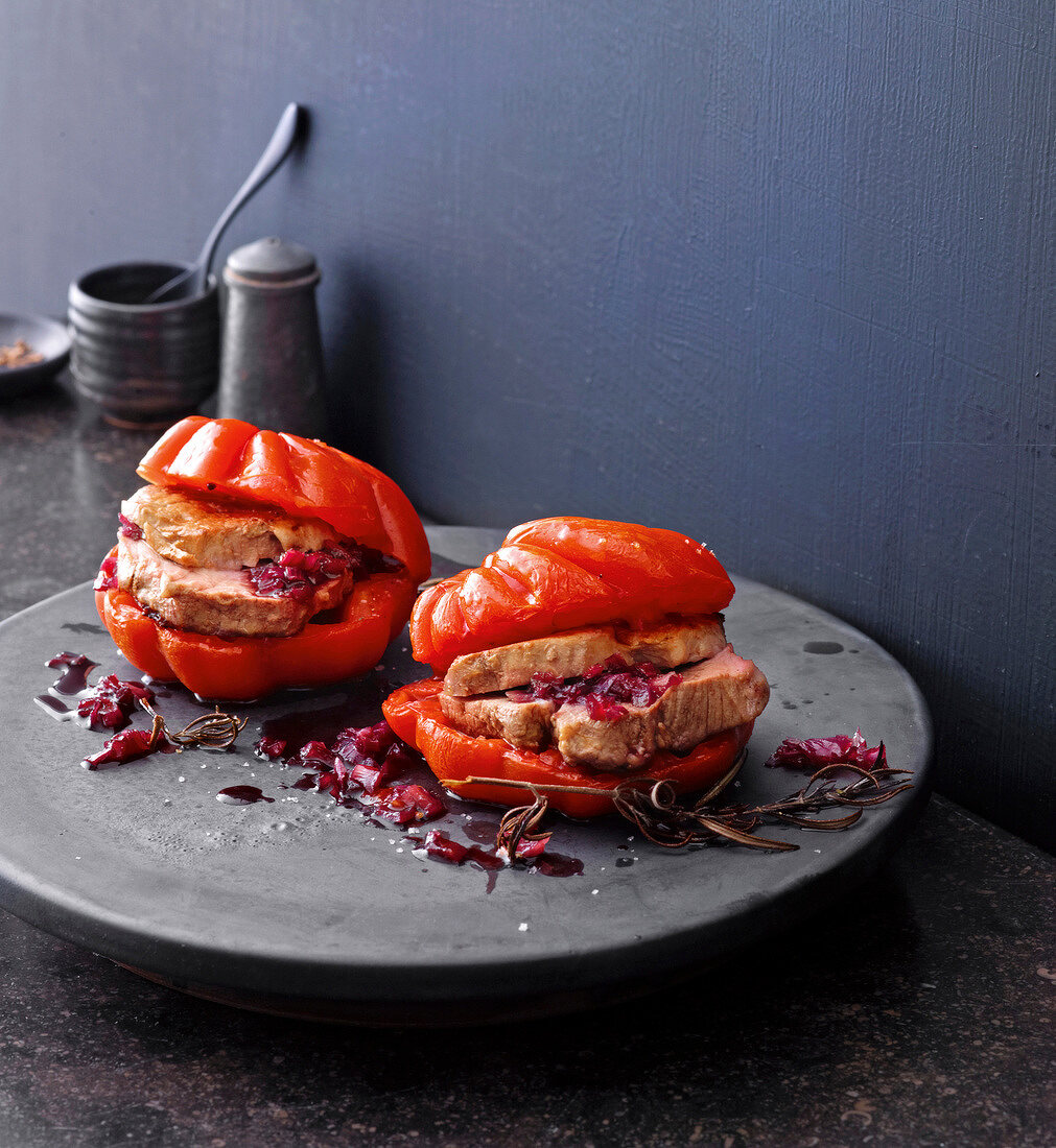 Veal fillets in tomato with port wine and vanilla sauce