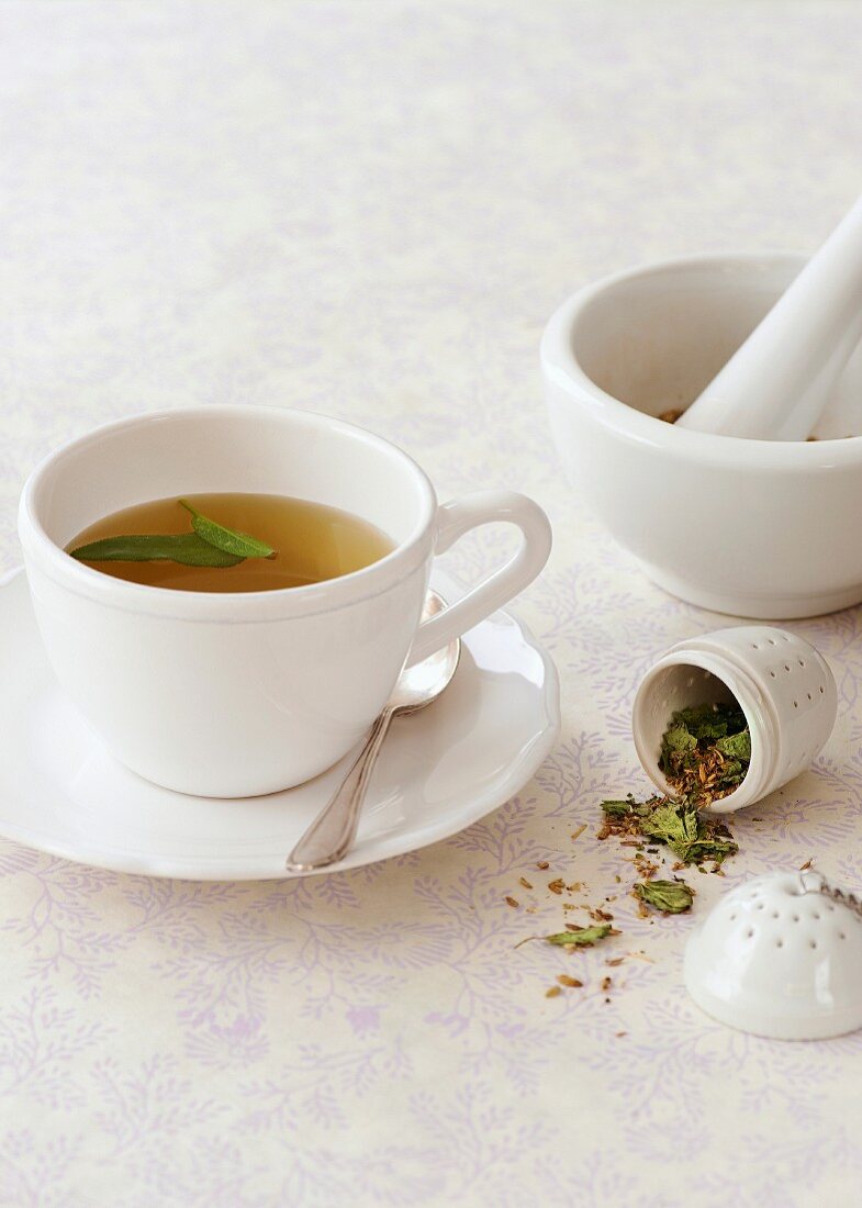 Herbal tea to stop the production of breastmilk