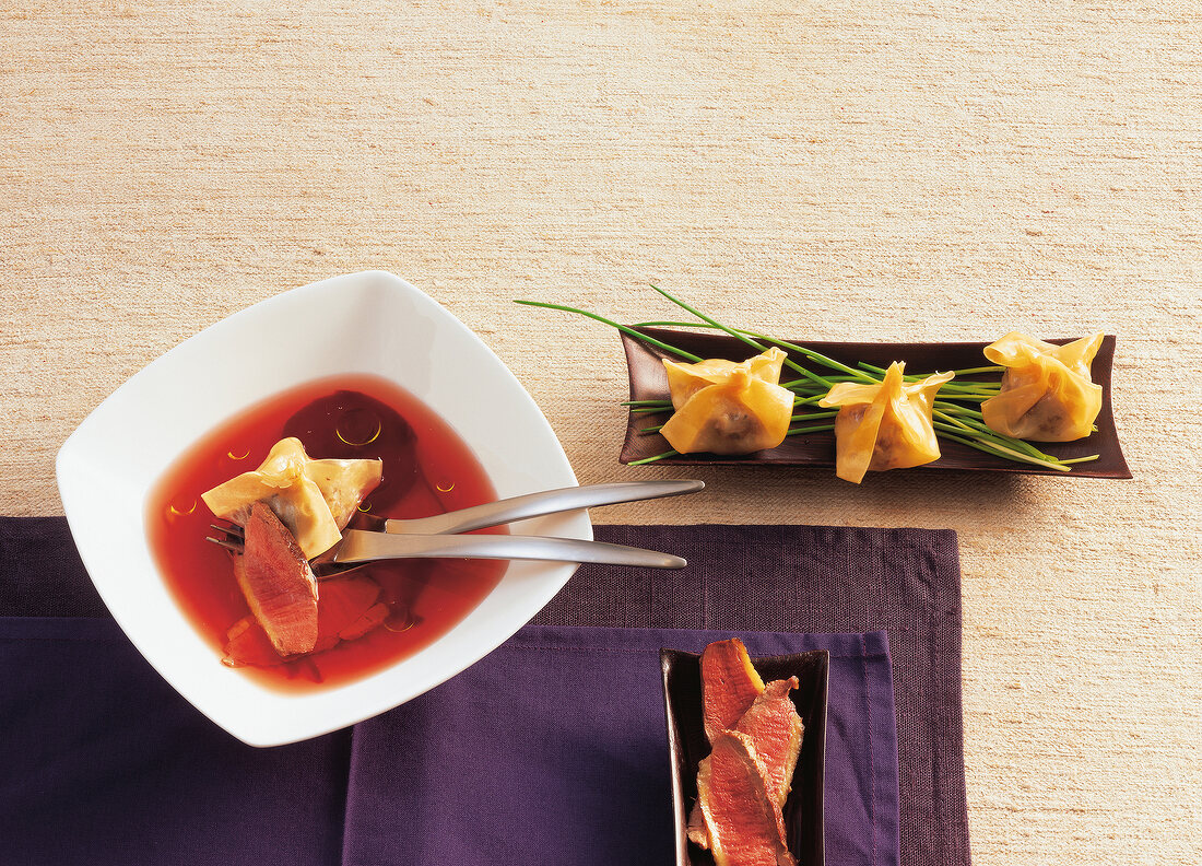 Teigwaren, Entenconsommé mit Dim-Sum